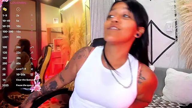 LexiAdamss online show from April 16, 2026, 12:28 pm