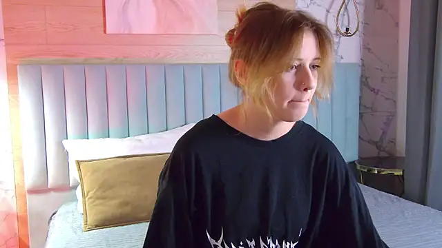 Mila blum online show from April 10, 2026, 5:20 pm