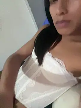 luna duque online show from June 10, 2026, 10:00 pm