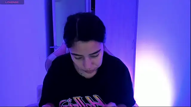 ISABELFORYOU03 online show from April 17, 2026, 10:56 pm