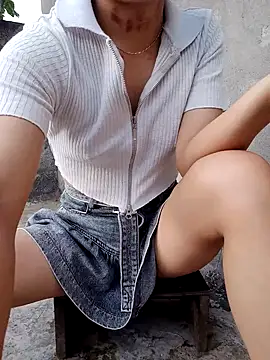 Snapshot of Ryry1188 chatting on June 18, 2026, 11:37 am Ryry1188 online show from June 18, 2026, 11:37 am
