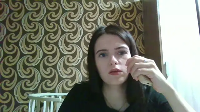 KikiAmino online show from June 4, 2026, 5:34 am