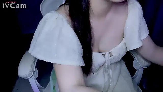 Milk xoxo online show from April 10, 2026, 7:32 pm