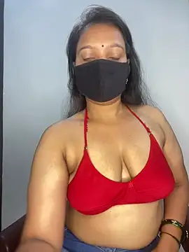 Monika 6999 online show from May 11, 2026, 5:32 pm