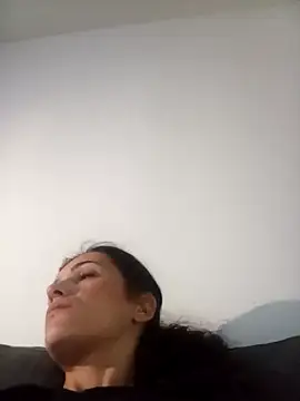 Lolaa92i online show from April 16, 2026, 12:33 am