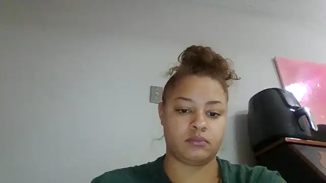 madzbailey online show from April 9, 2026, 3:29 pm