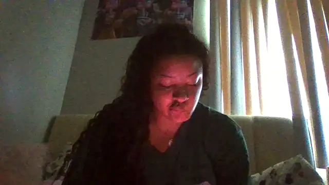 Snapshot of madzbailey chatting on July 13, 2026, 5:01 pm madzbailey online show from July 13, 2026, 5:01 pm