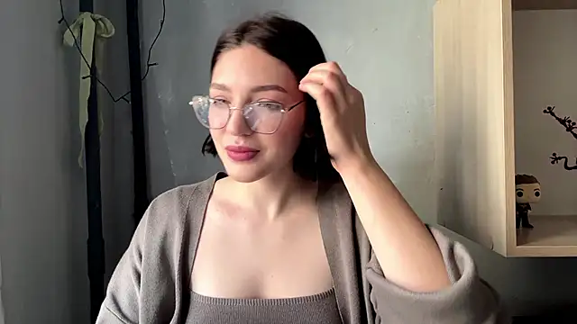 SinfulStarlight online show from April 12, 2026, 5:22 am