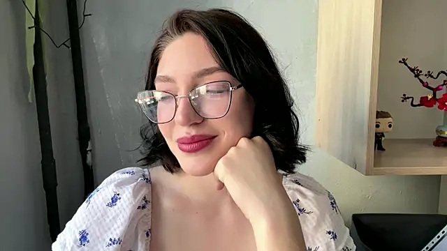 SinfulStarlight online show from April 18, 2026, 5:10 am