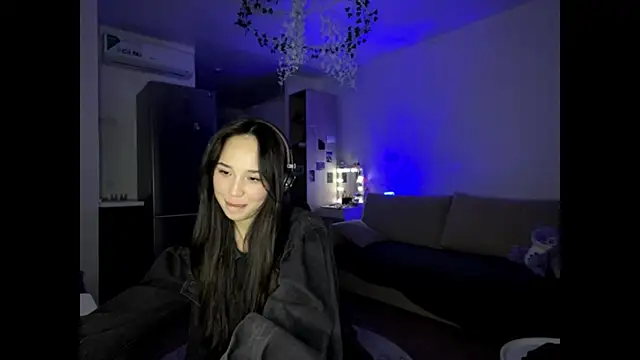 Elizabetswan online show from April 16, 2026, 8:31 pm