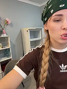 moneyforPeaches online show from April 7, 2026, 4:42 pm