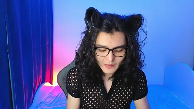 FormOverFear online show from April 5, 2026, 4:02 pm