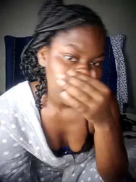 cutierany20 online show from April 17, 2026, 9:39 pm