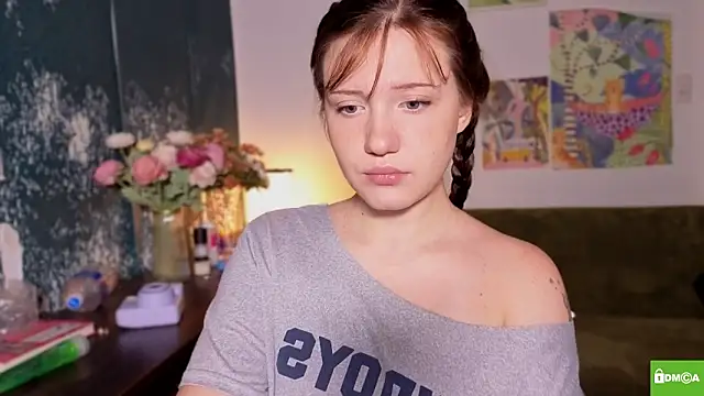 bikinibottom001 online show from April 13, 2026, 1:20 am