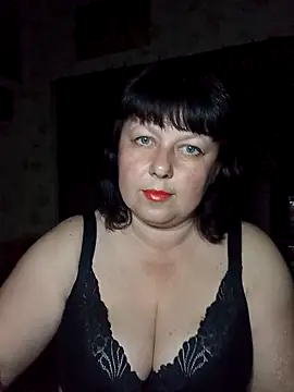 Snapshot of AuroKaria chatting on May 10, 2026, 5:48 pm AuroKaria online show from May 10, 2026, 5:48 pm