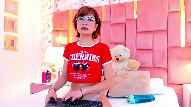 NahiaMendoza online show from April 17, 2026, 3:31 am