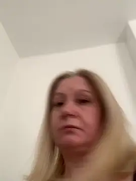 MilaLila204 online show from April 19, 2026, 2:29 pm