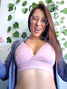 Snapshot of VALERY-94 chatting on July 6, 2026, 1:40 pm VALERY-94 online show from July 6, 2026, 1:40 pm