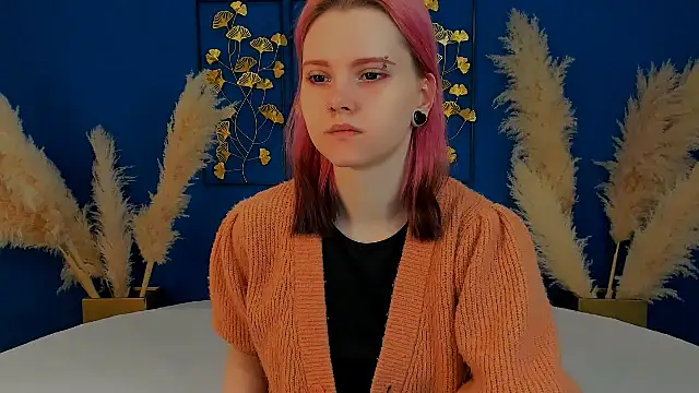 Lina Veyra online show from April 25, 2026, 11:13 am