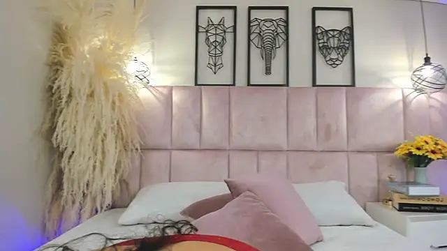 Vaithiare stone online show from April 11, 2026, 12:42 pm