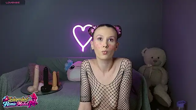 Bea doll online show from April 4, 2026, 10:05 pm