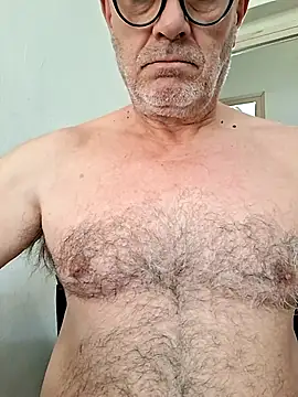 julenvcia online show from April 23, 2026, 3:13 pm