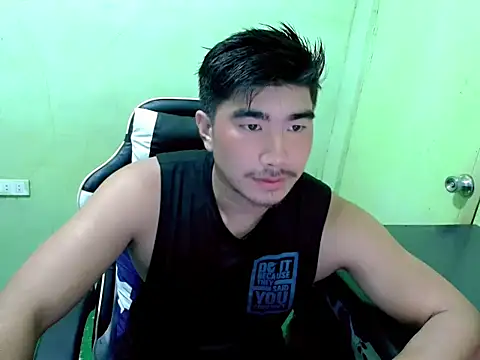 Snapshot of Hunkfireman chatting on July 18, 2026, 12:52 am Hunkfireman online show from July 18, 2026, 12:52 am