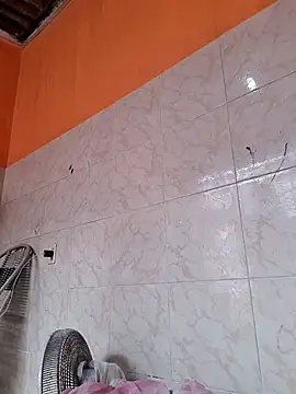 bbzinhas26 online show from April 12, 2026, 2:31 pm