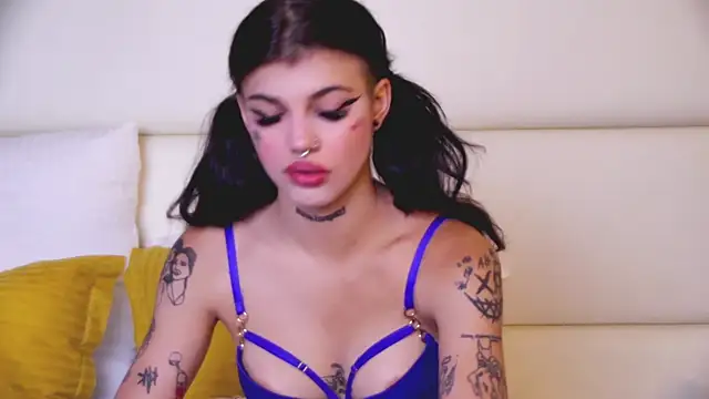 YasminnStorm online show from July 17, 2026, 4:32 am