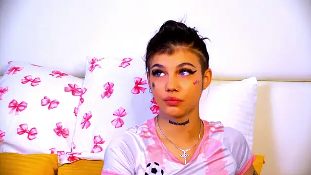 YasminnStorm online show from June 8, 2026, 4:24 am