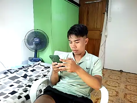 Snapshot of valerio_fernan chatting on July 5, 2026, 4:19 am valerio fernan online show from July 5, 2026, 4:19 am