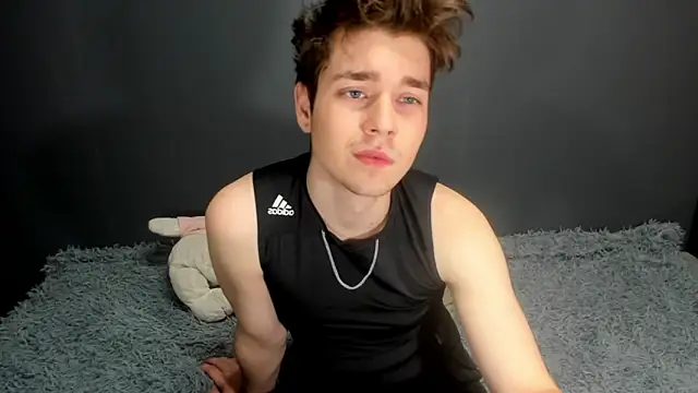 zeriax online show from April 18, 2026, 1:52 am