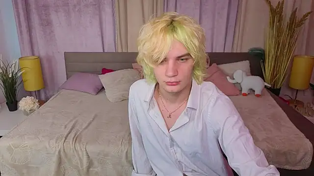 JameMilann online show from April 14, 2026, 6:18 am