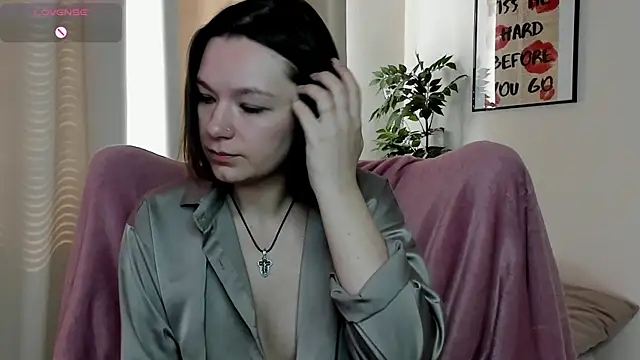 kirarogersss online show from April 11, 2026, 7:16 am