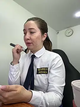 suzy-111 online show from April 10, 2026, 12:12 pm