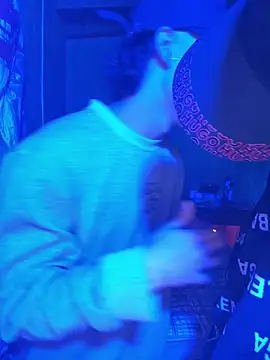 Cuteathleticboys online show from April 16, 2026, 3:40 am