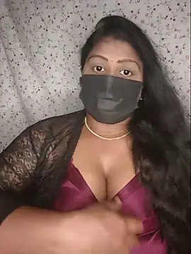 Romantic Woman online show from July 14, 2026, 5:52 pm