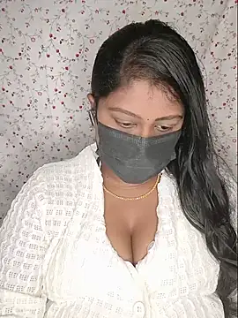 Romantic Woman online show from June 22, 2026, 6:27 pm