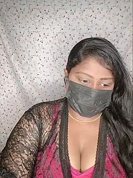 Romantic Woman online show from July 16, 2026, 7:44 pm