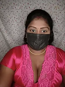 Romantic Woman online show from August 1, 2026, 6:28 pm