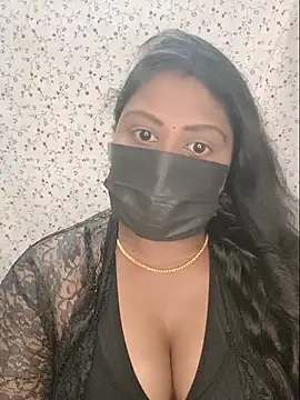 Romantic Woman online show from June 9, 2026, 8:32 pm
