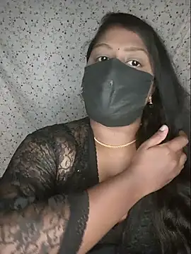 Romantic Woman online show from July 29, 2026, 7:24 pm
