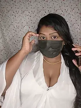 Romantic Woman online show from July 25, 2026, 9:43 pm