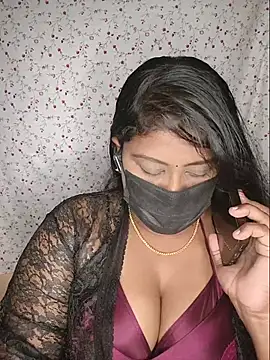 Romantic Woman online show from July 1, 2026, 5:57 pm