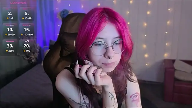 Snapshot of Alice_Nyx chatting on July 30, 2026, 8:30 pm Alice Nyx online show from July 30, 2026, 8:30 pm