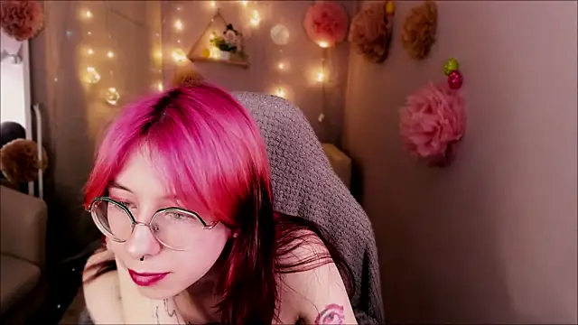 Alice Nyx online show from April 16, 2026, 9:39 pm