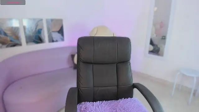 LaylaTemptMe online show from April 16, 2026, 10:05 am