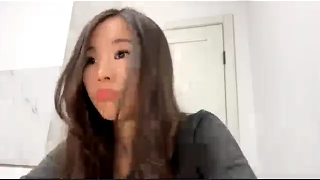 fengxicolombia online show from April 6, 2026, 4:52 pm