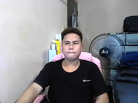 Snapshot of tipsy_butter chatting on July 7, 2026, 6:27 am tipsy butter online show from July 7, 2026, 6:27 am