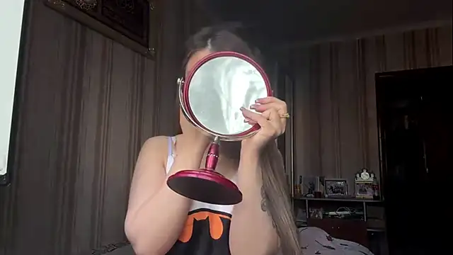 Angel babygirI18 online show from April 13, 2026, 3:32 am